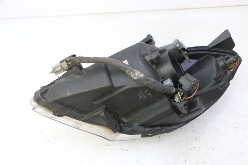 photo de RIGHT HEADLIGHT PEUGEOT SATELIS 125 (2013 - 2018)