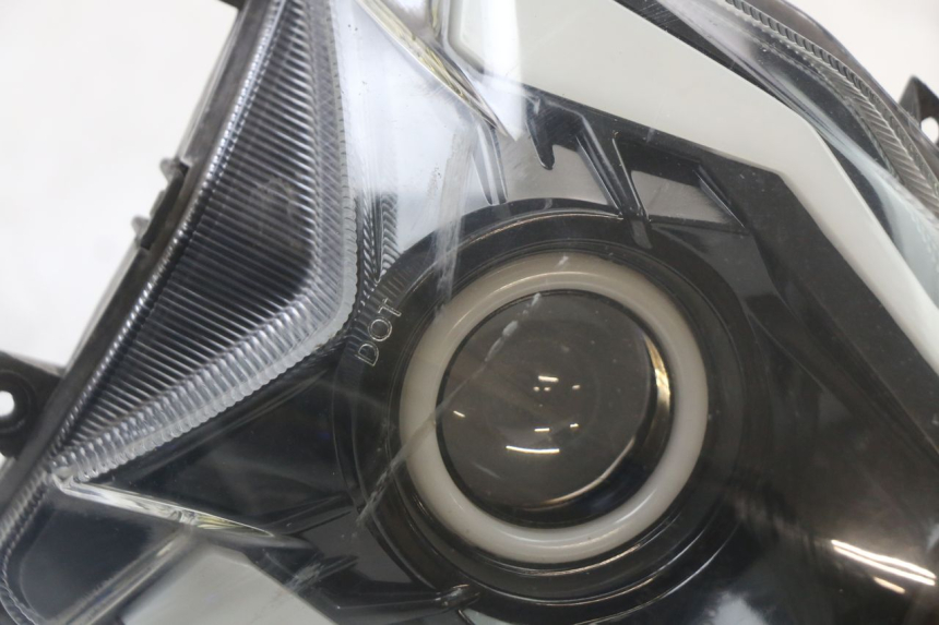 photo de HEADLIGHT EBROH BRAVO GLE 1 (2020 - 2024)