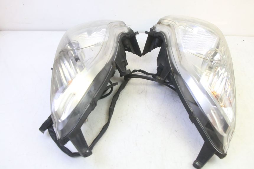 photo de FRONT HEADLIGHT HONDA FES S-WING SWING ABS 125 (2007 - 2015) - Product overview