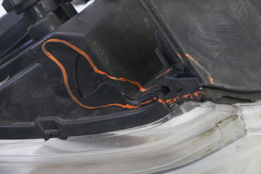 photo de FRONT HEADLIGHT HONDA FES S-WING SWING ABS 125 (2007 - 2015)