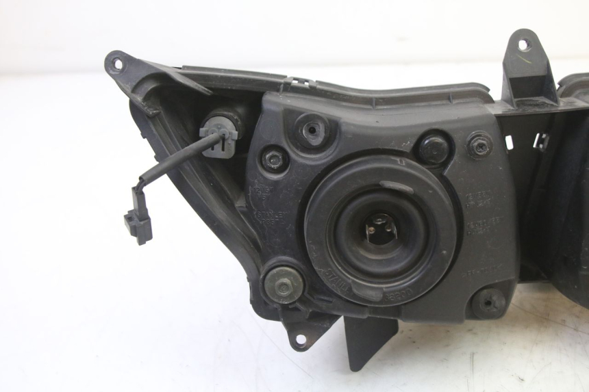 photo de HEADLIGHT YAMAHA FZ6 FAZER S2 600 (2007 - 2011)