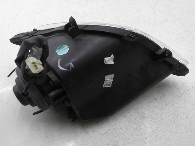 photo de LEFT HEADLIGHT PEUGEOT GEOPOLIS 250 (2006 - 2008) - Fixing points details