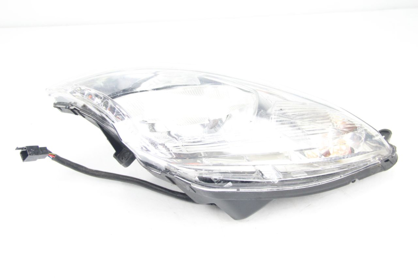 photo de LEFT HEADLIGHT PEUGEOT SATELIS 125 (2013 - 2018)