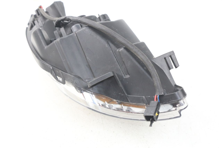 photo de LEFT HEADLIGHT PEUGEOT SATELIS 125 (2013 - 2018)