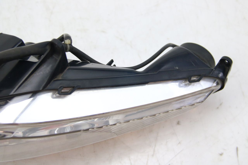 photo de LEFT FRONT HEADLIGHT PEUGEOT SATELIS 125 (2006 - 2009)