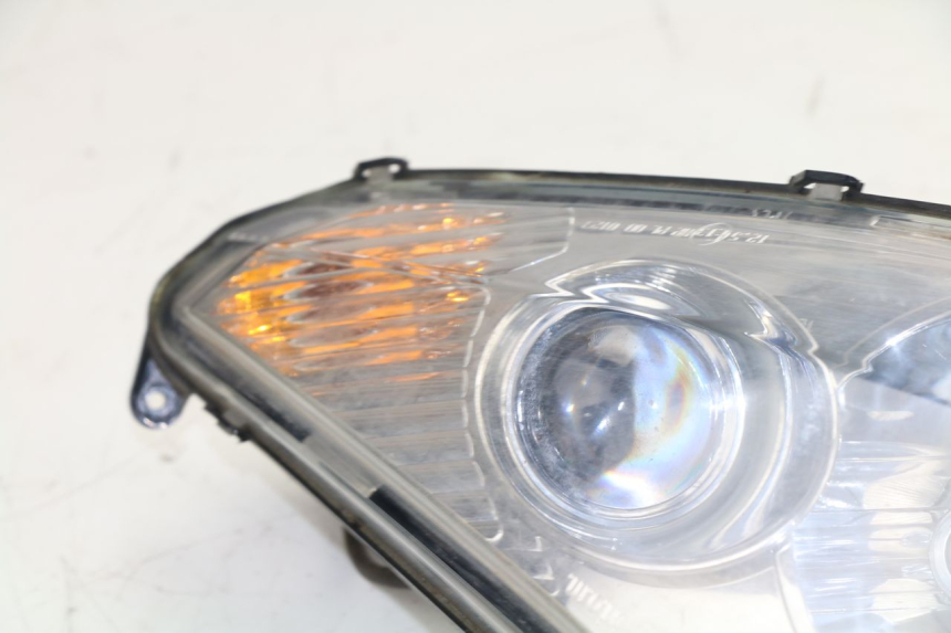 photo de LEFT HEADLIGHT PEUGEOT SATELIS 125 (2010 - 2012)