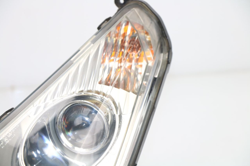 photo de LEFT HEADLIGHT PEUGEOT SATELIS 125 (2010 - 2012)