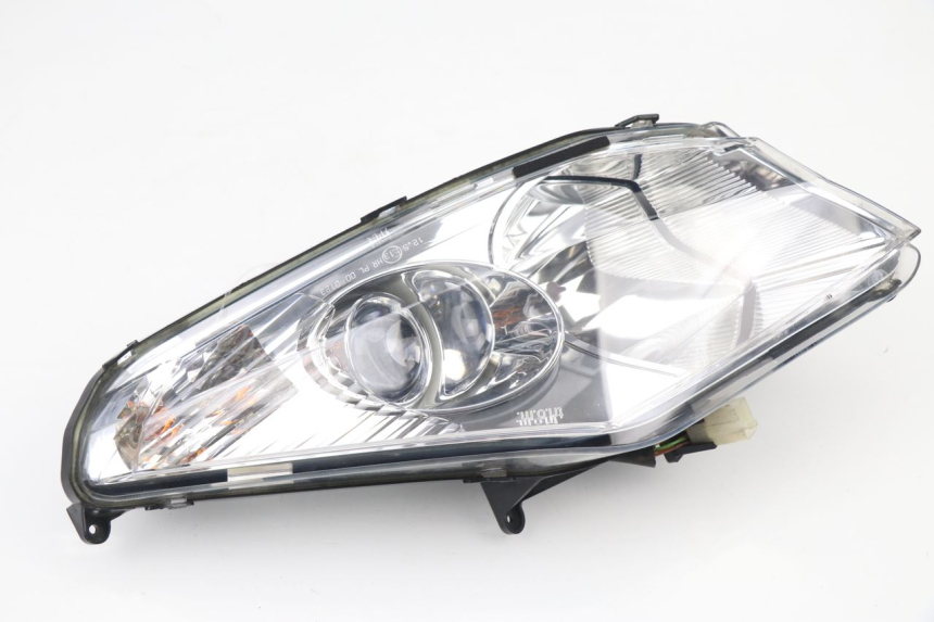 photo de LEFT HEADLIGHT PEUGEOT SATELIS 125 (2013 - 2018)