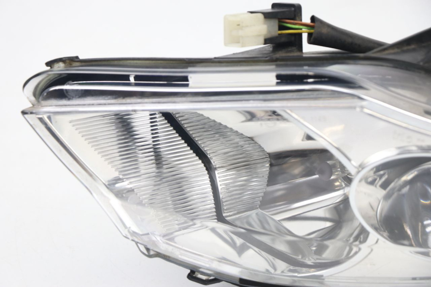 photo de LEFT HEADLIGHT PEUGEOT SATELIS 125 (2013 - 2018)