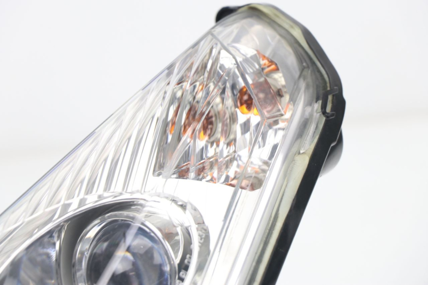 photo de LEFT HEADLIGHT PEUGEOT SATELIS 125 (2010 - 2012)