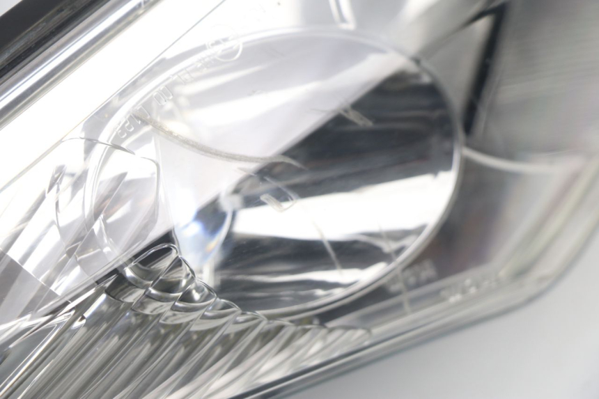 photo de LEFT FRONT HEADLIGHT PEUGEOT SATELIS 125 (2006 - 2009)