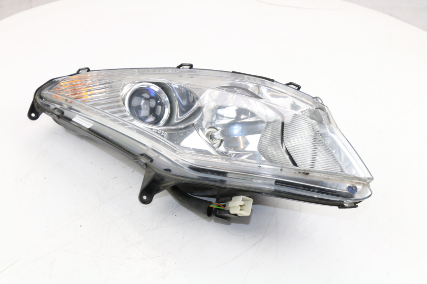 photo de LEFT HEADLIGHT PEUGEOT SATELIS COMPRESSOR K15 125 (2006 - 2009)