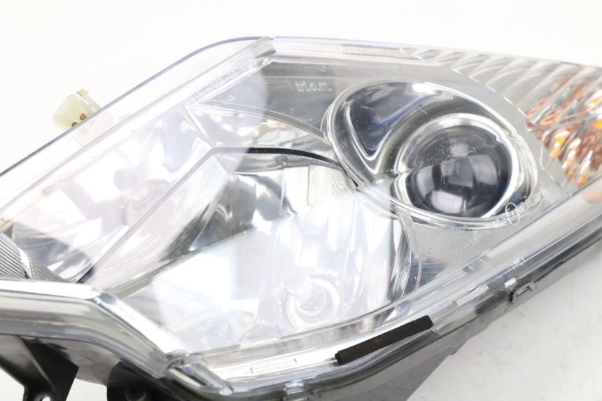 photo de LEFT HEADLIGHT PEUGEOT SATELIS COMPRESSOR K15 125 (2006 - 2009)