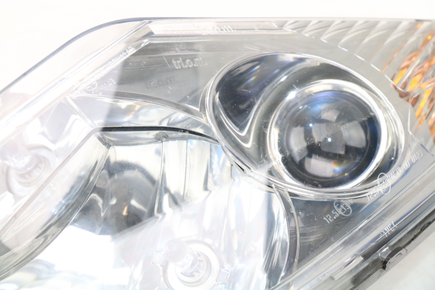 photo de LEFT HEADLIGHT PEUGEOT SATELIS COMPRESSOR K15 125 (2006 - 2009)