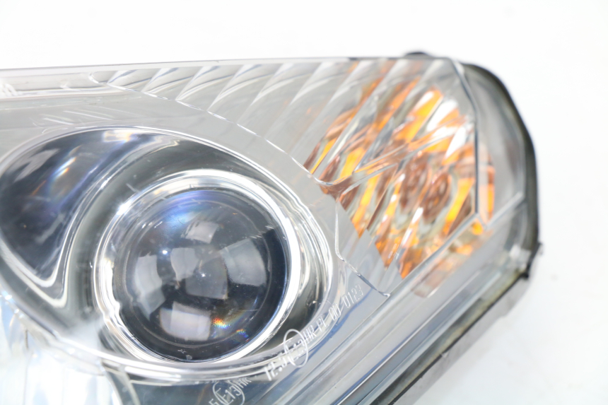 photo de LEFT HEADLIGHT PEUGEOT SATELIS COMPRESSOR K15 125 (2006 - 2009)