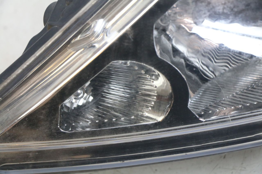 photo de LEFT FRONT HEADLIGHT PEUGEOT SPEEDFIGHT 3 AIR 50 (2009 - 2015)