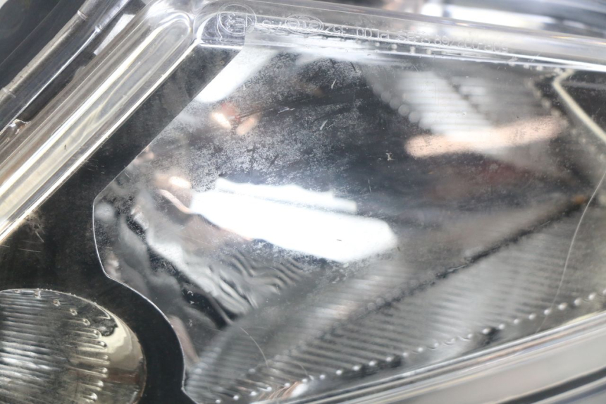 photo de LEFT FRONT HEADLIGHT PEUGEOT SPEEDFIGHT 3 AIR 50 (2009 - 2015)