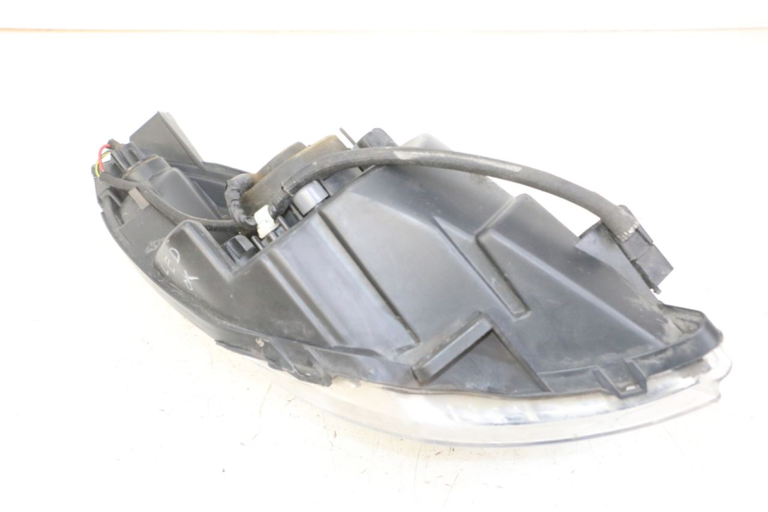 photo de LEFT HEADLIGHT PEUGEOT SATELIS 125 (2013 - 2018)