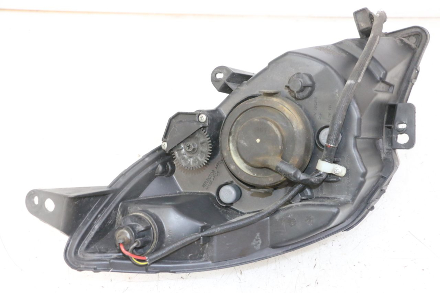 photo de LEFT HEADLIGHT PEUGEOT SATELIS 125 (2013 - 2018)