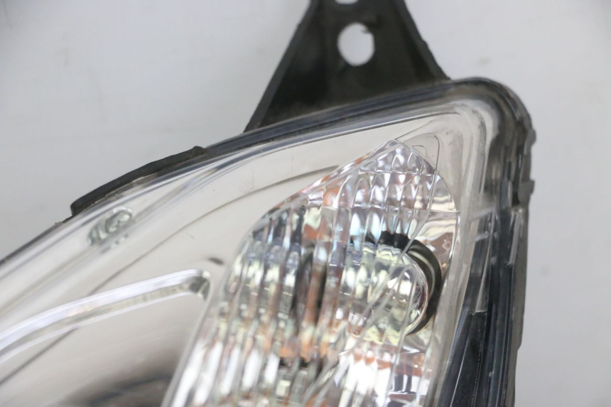 photo de LEFT HEADLIGHT PEUGEOT SATELIS 125 (2013 - 2018)
