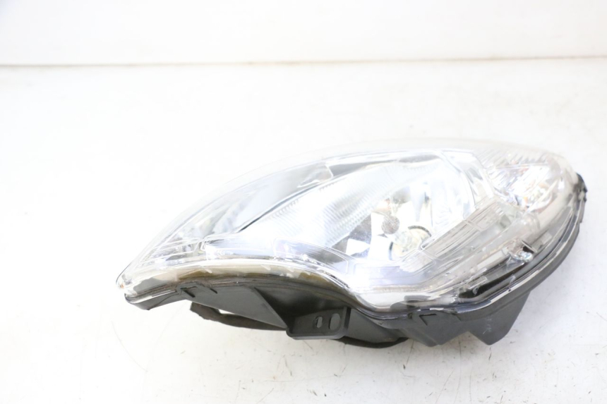photo de LEFT HEADLIGHT PEUGEOT SATELIS 125 (2013 - 2018)