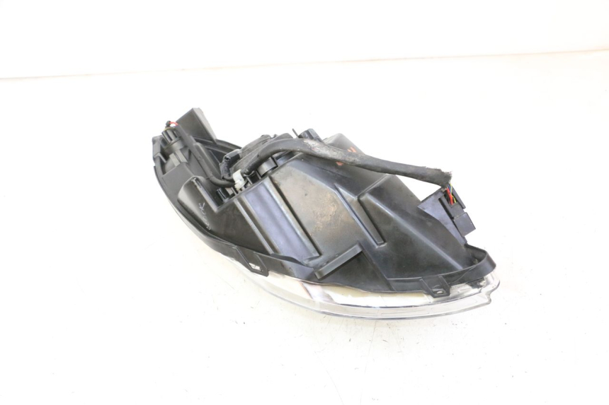photo de LEFT HEADLIGHT PEUGEOT SATELIS 125 (2013 - 2018)