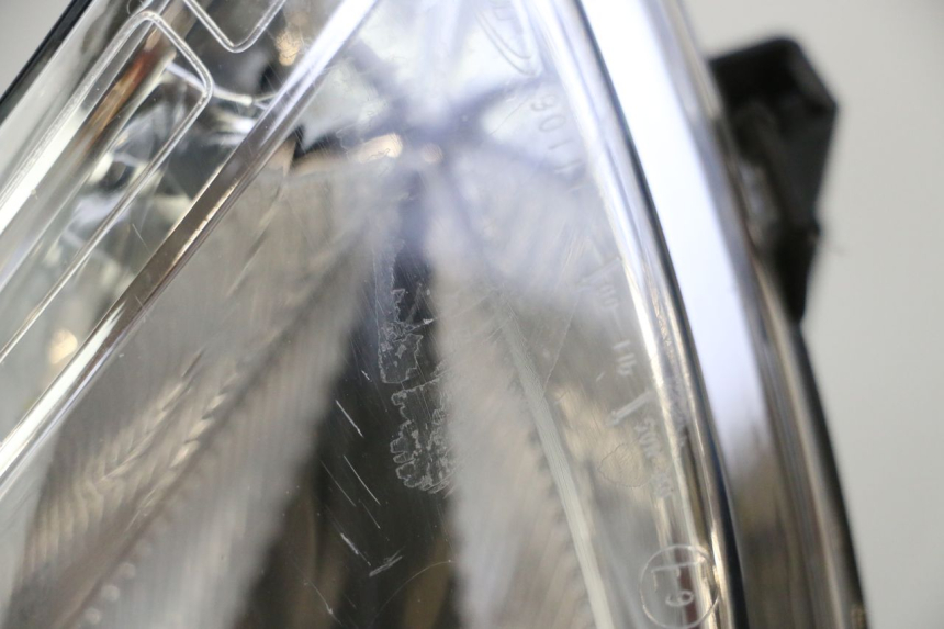 photo de LEFT HEADLIGHT PEUGEOT SATELIS 125 (2013 - 2018)