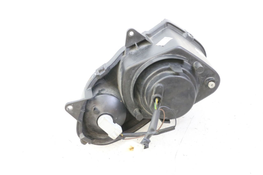 photo de LEFT HEADLIGHT YAMAHA TZR 50 (2008 - 2016) - Alternative perspective