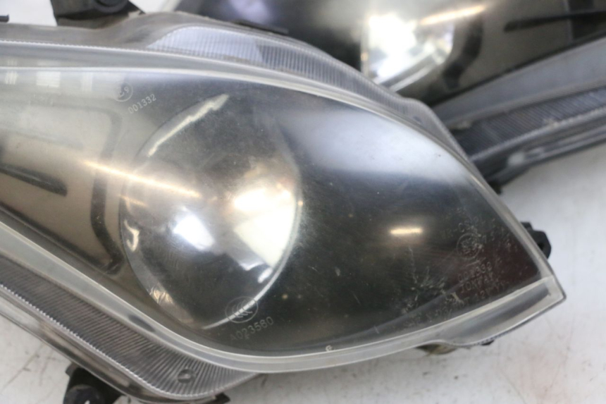 photo de HEADLIGHT JM MOTORS GTS 125 (2015 - 2019) - Focus on structure