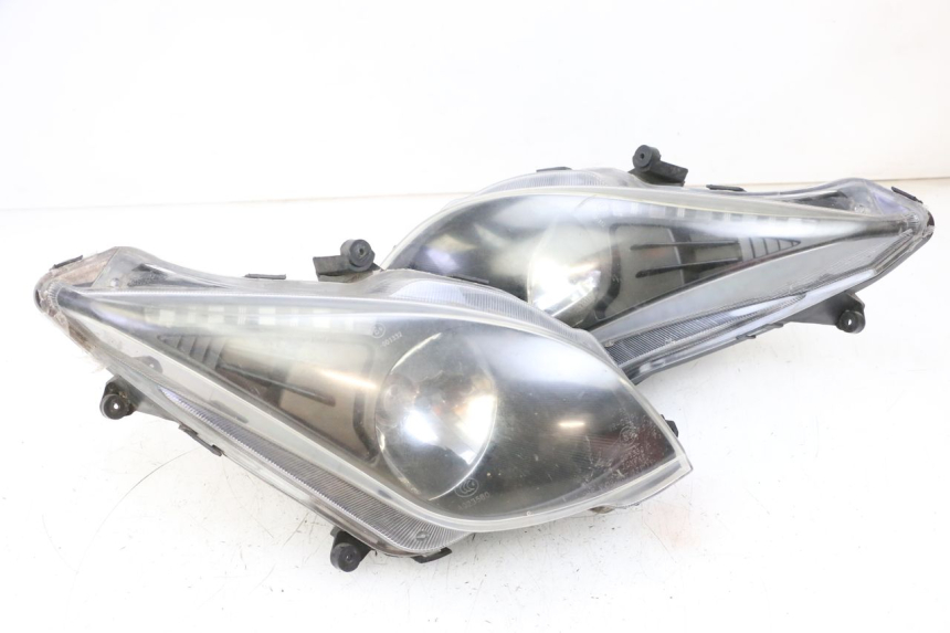 photo de HEADLIGHT JM MOTORS GTS 125 (2015 - 2019) - Spare part profile view