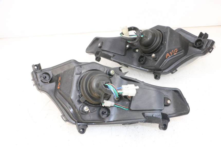 photo de HEADLIGHT JM MOTORS GTS 125 (2015 - 2019) - Technical close-up