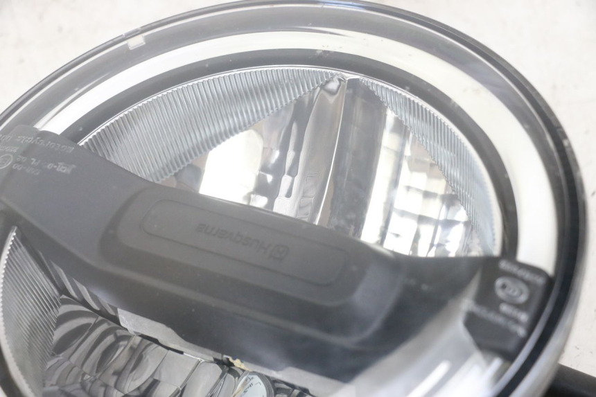 photo de HEADLIGHT HUSQVARNA SVARTPILEN 401 (2018 - 2023)