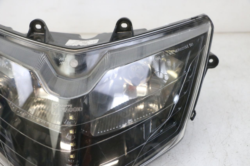 photo de HEADLIGHT PIAGGIO IE MP3 YOURBAN 300 (2011 - 2016)