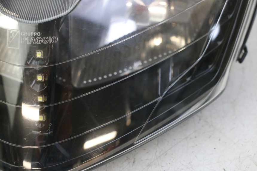 photo de HEADLIGHT PIAGGIO IE MP3 YOURBAN 300 (2011 - 2016)