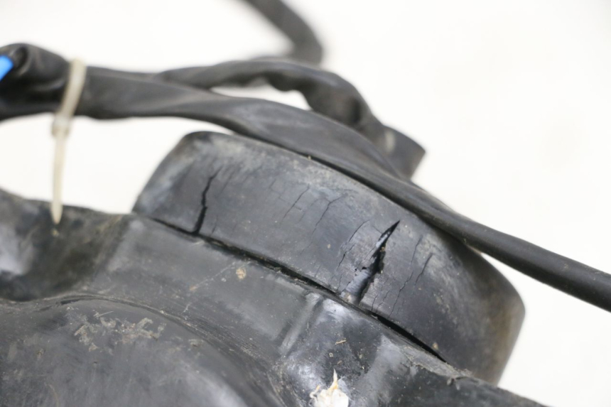 photo de HEADLIGHT KEEWAY HURRICANE 50 (2006 - 2019)