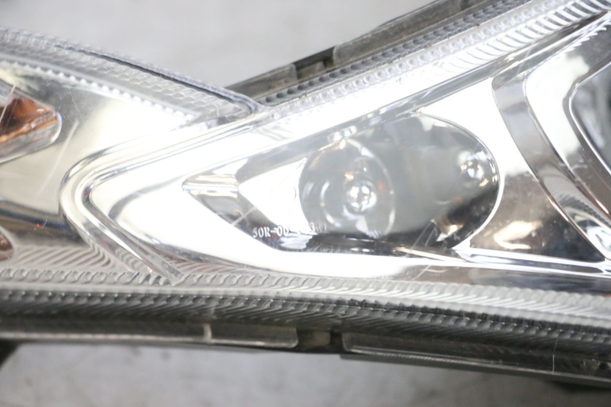 photo de FRONT HEADLIGHT PEUGEOT KISBEE 2T 50 (2010 - 2017) - Alternative angle