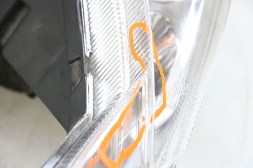 photo de FRONT HEADLIGHT PEUGEOT KISBEE 4T 50 (2010 - 2017) - Distinctive features