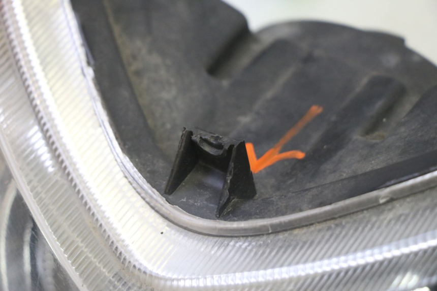 photo de FRONT HEADLIGHT PEUGEOT KISBEE 4T 50 (2018 - 2022)