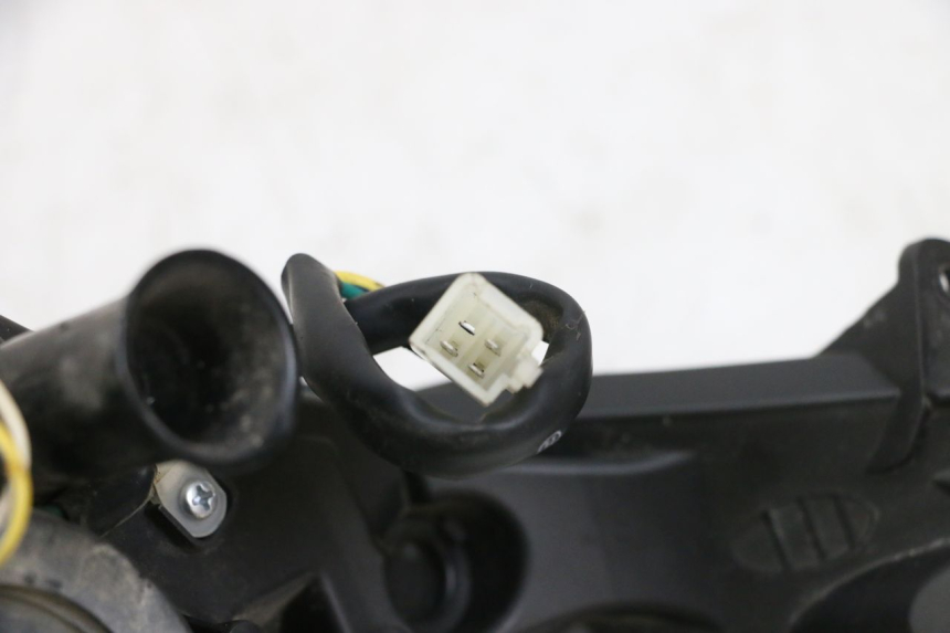 photo de FRONT HEADLIGHT PEUGEOT KISBEE 4T 50 (2010 - 2017)