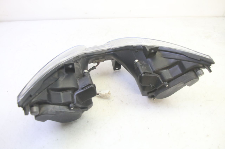 photo de HEADLIGHT PIAGGIO MP3 HPE 350 (2018 - 2020) - Alternative perspective