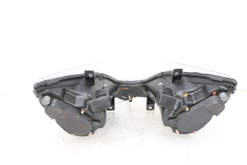 photo de HEADLIGHT PIAGGIO MP3 HPE 300 (2019 - 2026) - Additional view of the item