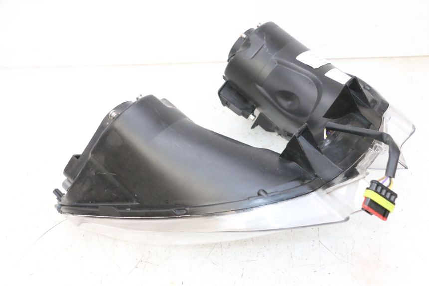 photo de HEADLIGHT PIAGGIO MP3 HPE 300 (2019 - 2026) - Product overview