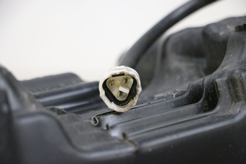 photo de HEADLIGHT YAMAHA NEO'S CORE 1 (2022 - 2026) - Zoom on usage condition