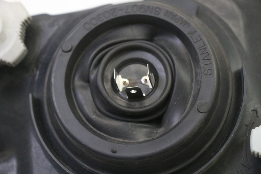 photo de HEADLIGHT HONDA NTV DEAUVILLE 650 (2001 - 2006)