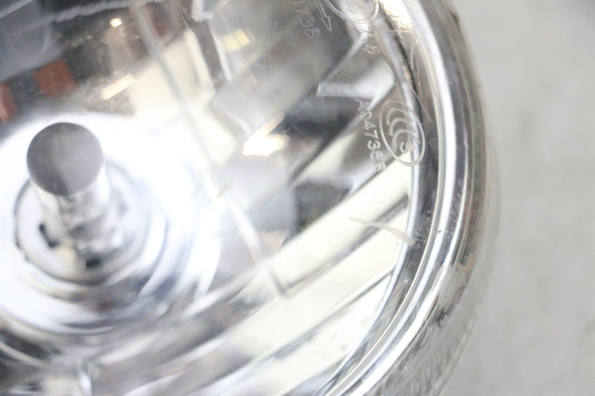 photo de HEADLIGHT JM MOTORS OLDIES GT 4T 50 (2018 - 2025) - Fixing points details