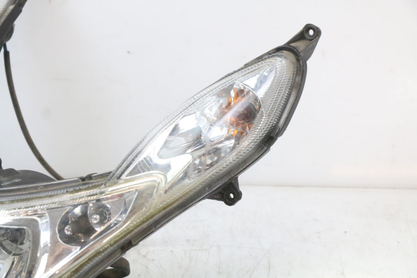 photo de FRONT HEADLIGHT PEUGEOT KISBEE 4T 50 (2010 - 2017)