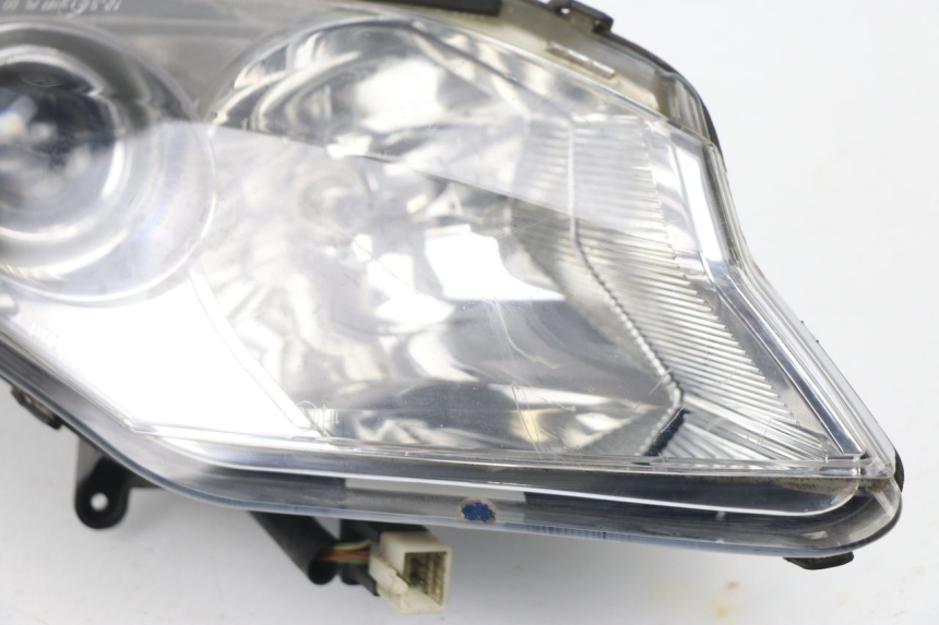 photo de HEADLIGHT PEUGEOT SATELIS 125 (2010 - 2012)