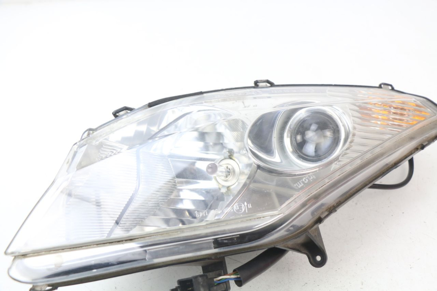 photo de HEADLIGHT PEUGEOT SATELIS 125 (2010 - 2012)