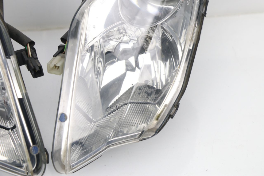 photo de HEADLIGHT PEUGEOT SATELIS COMPRESSOR K15 125 (2006 - 2009)