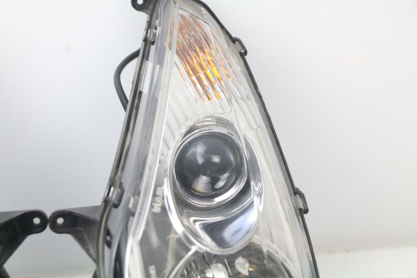 photo de HEADLIGHT PEUGEOT SATELIS COMPRESSOR K15 125 (2006 - 2009)